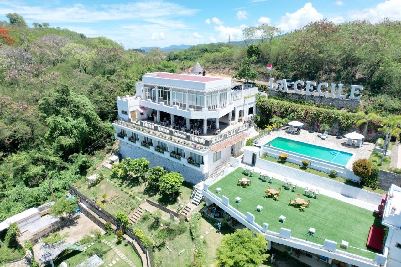 La Cecile Hotel&Cafe Komodo Labuan Bajo Exterior foto